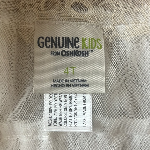 OSHKOSH -Sparkling layered Shaw. Size 4T - Picture 6 of 6